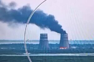 russia-and-ukraine-blame-each-other-for-the-fire-at-the-zaporizhia-nuclear-plant