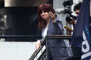 cristina-fernandez-testifies-in-court-for-the-attempted-murder-she-suffered-in-2022