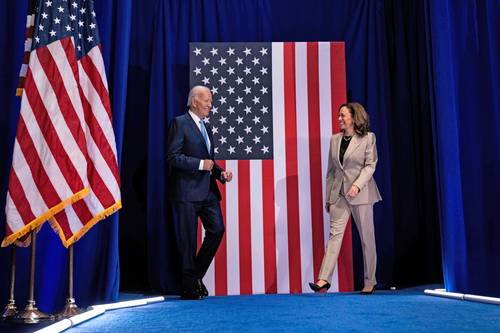 kamala-harris-seeks-to-escape-biden's-unpopular-shadow