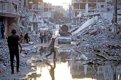 gaza-bombings-kill-18-despite-talks