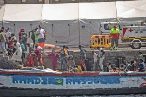 494-africans-adrift-rescued-off-the-canary-islands