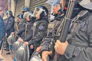 milei-orders-a-police-cordon-at-the-university-of-mothers-of-plaza-de-mayo