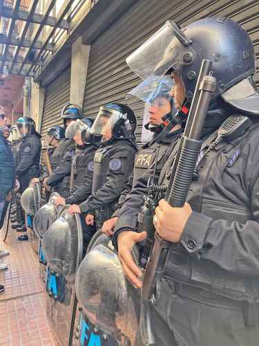 milei-orders-a-police-cordon-at-the-university-of-mothers-of-plaza-de-mayo