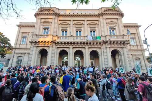 argentina:-milei-closes-mental-health-hospital;-patients,-no-alternative