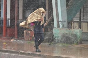 blackouts-in-cuba-after-hurricane-rafael-hits