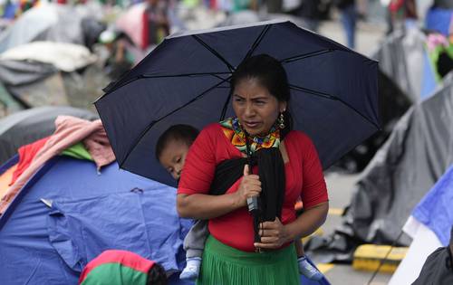 indigenous-sit-in-in-bogota;-they-demand-land-and-attention-to-communities