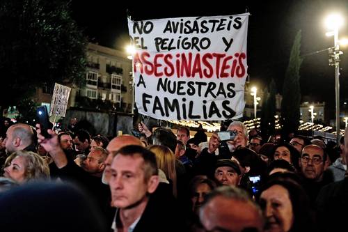 relatives-of-dana-victims-in-valencia-lash-out-at-politicians-during-a-mass