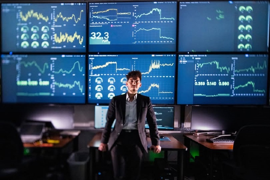 Sandia National Lab engineer Rachid Darbali‑Zamora