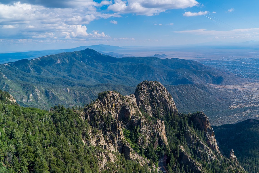 Aerial shot of the mountainous rocky landscapes seen from the Sandia peak in Albuquerque, NM, USA