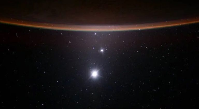 Venus and Jupiter to Dance in New Mexico Skies: A June Celestial Show Awaits Under the Dark Canopy
