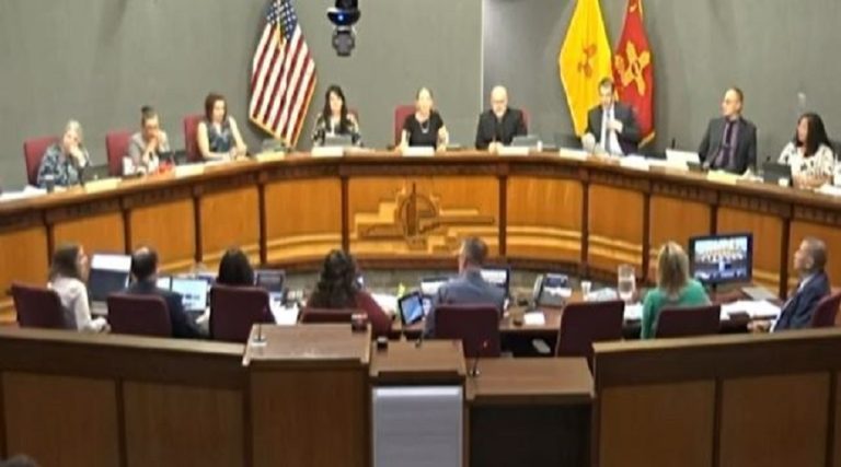 Albuquerque is Raising the Minimum Wage to $15 by 2030 — Here’s How it Could Reshape Paychecks, Families, and Local Businesses