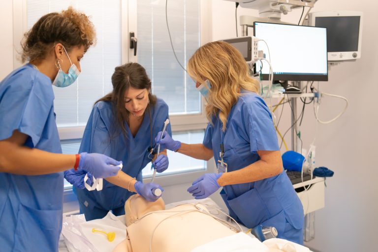 UNM Medical Students Get $10,000 Tuition Stipends to Ease Debt and Tackle New Mexico’s Doctor Shortage