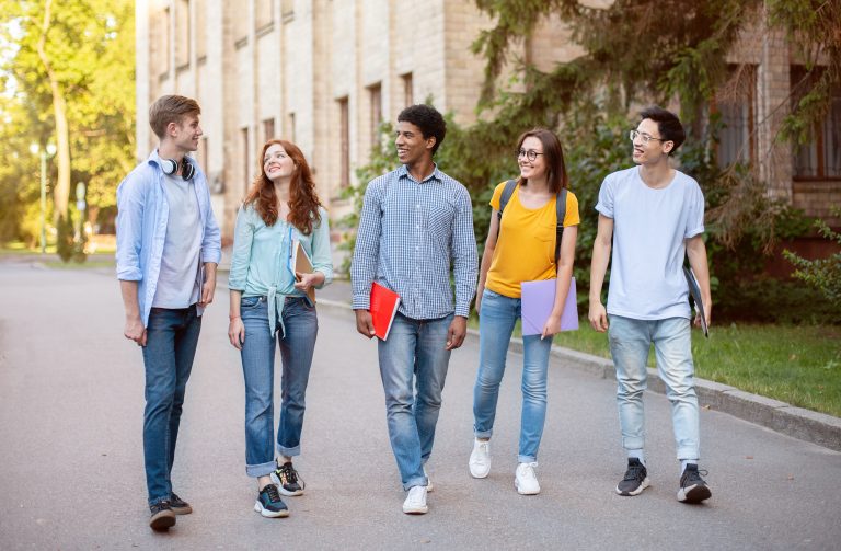 APS Chief Introduces Link Crew Initiative to Help Freshmen Build Connections