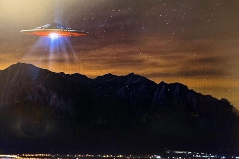 Secret NASA Moon Lander, High-Octane Prank or E.T.? The Terrifying Mystery of Officer Zamora’s Legendary ‘Alien’ Encounter Revealed as NMT Prof Prepares to Blow Open New Mexico’s Most Chilling UFO Riddle