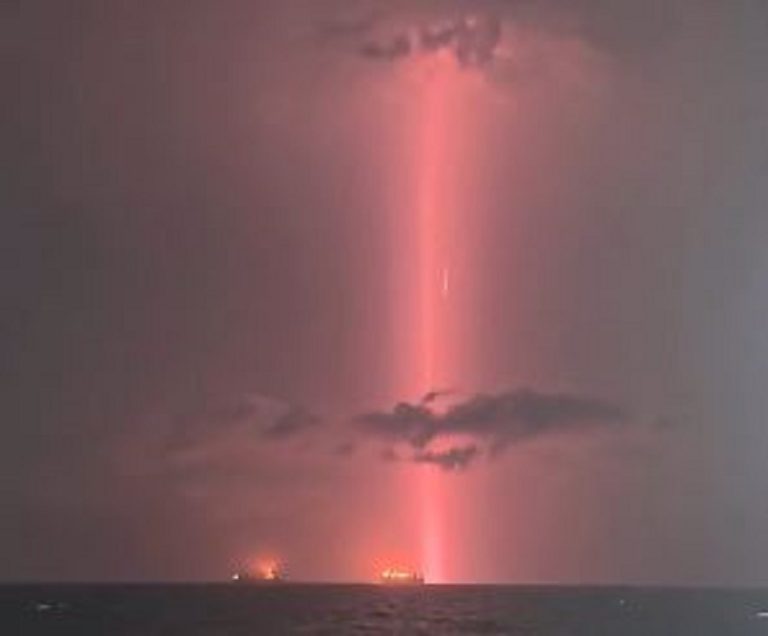 TikTok Video of ‘Red Energy’ Rising From Ocean is Fabricated, Not a Real Phenomenon
