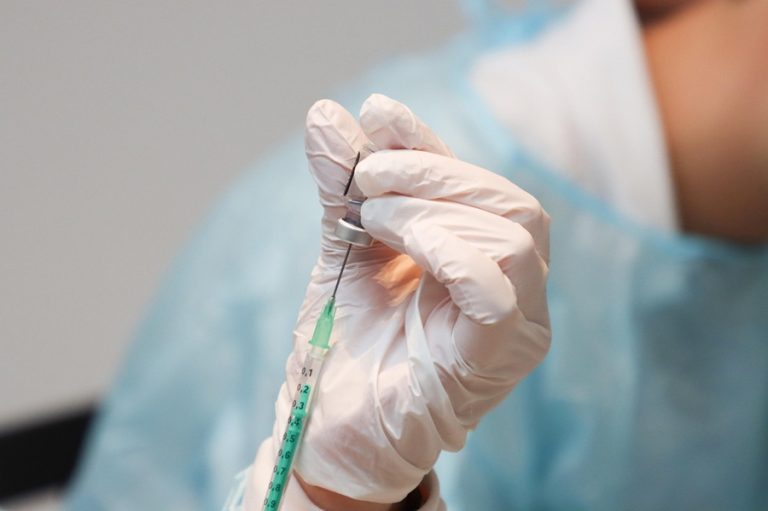 New Mexico Health Officials Urge Flu Shots as Respiratory Virus Season Gets Underway